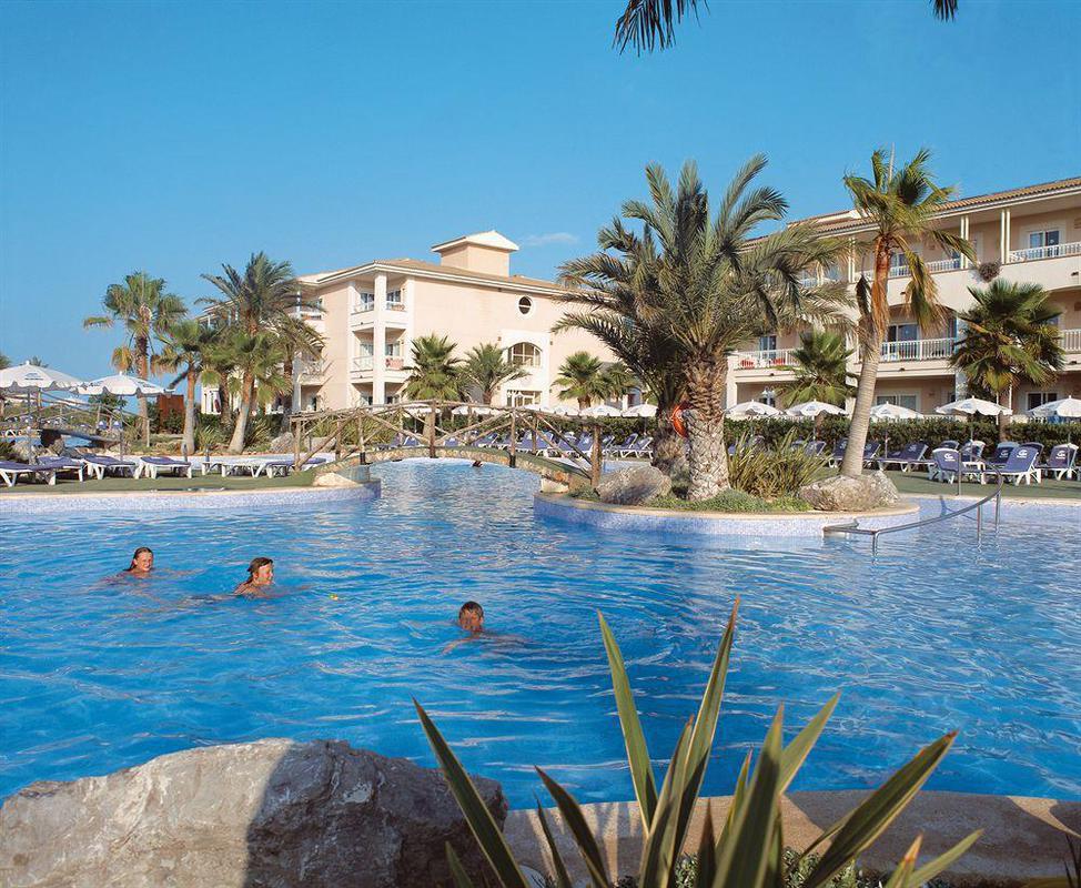 Playa Garden Selection Hotel & Spa Плая де Муро Екстериор снимка