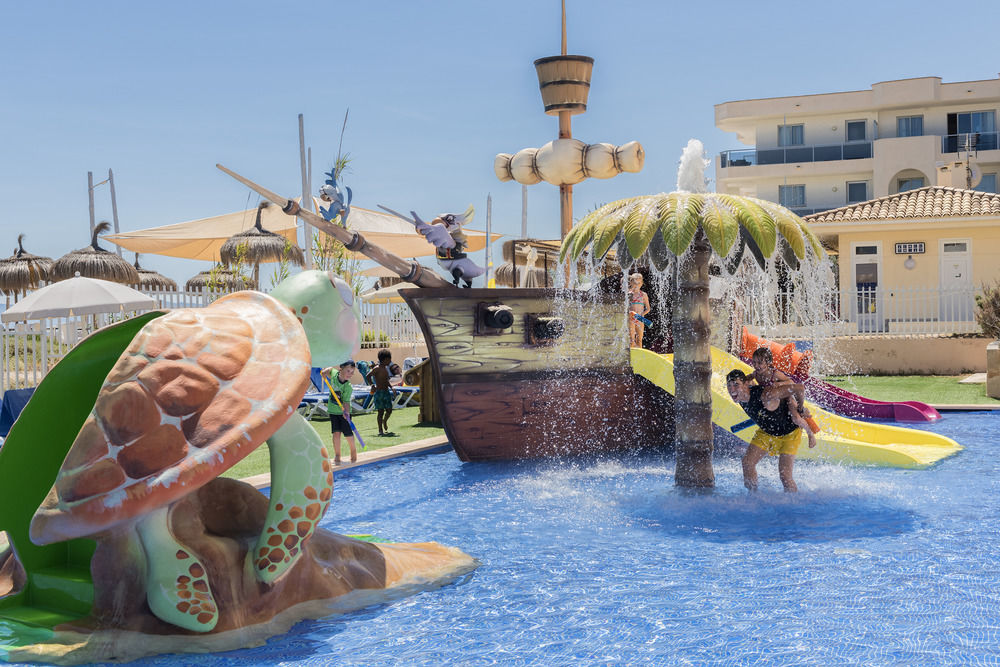 Playa Garden Selection Hotel & Spa Плая де Муро Екстериор снимка